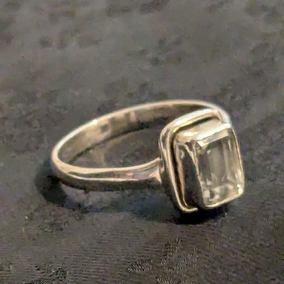 925 Solid Sterling Silver Emerald Cut Blue Topaz Ring Size 6.5 - Picture 2 of 6